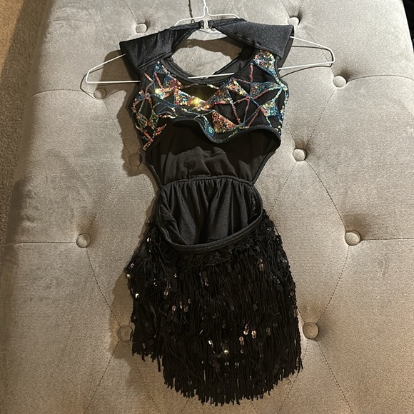 Girl’s dance costume. Only worn twice. - Picture 3 of 7